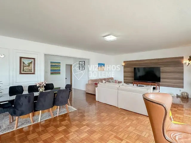 Apartamento com 288m² 4 quartos e 2 banheiros, à venda, no bairro Leme em Rio de Janeiro