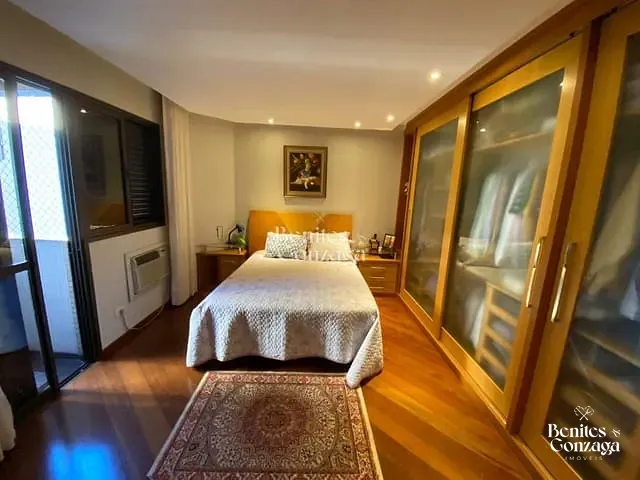 Apartamento com 218m² 3 quartos e 3 banheiros, à venda, no bairro Zona 01 em Maringá