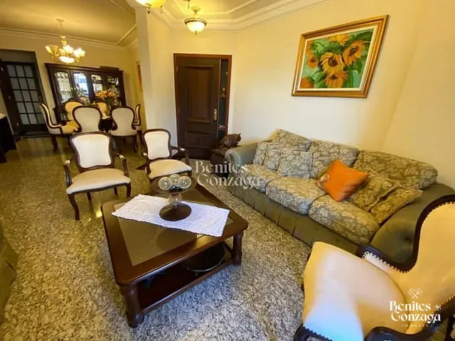 Apartamento com 218m² 3 quartos e 3 banheiros, à venda, no bairro Zona 01 em Maringá