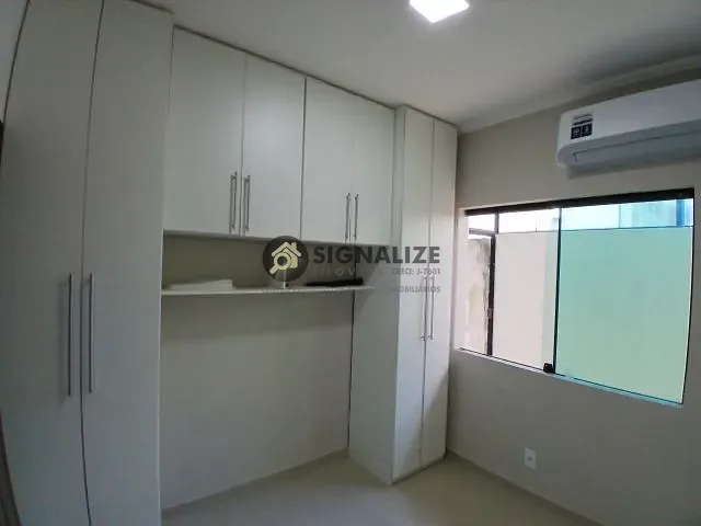 Apartamento 1 quarto e 1 banheiro, à venda ou para alugar, no bairro Jardim Excelsor em Cabo Frio