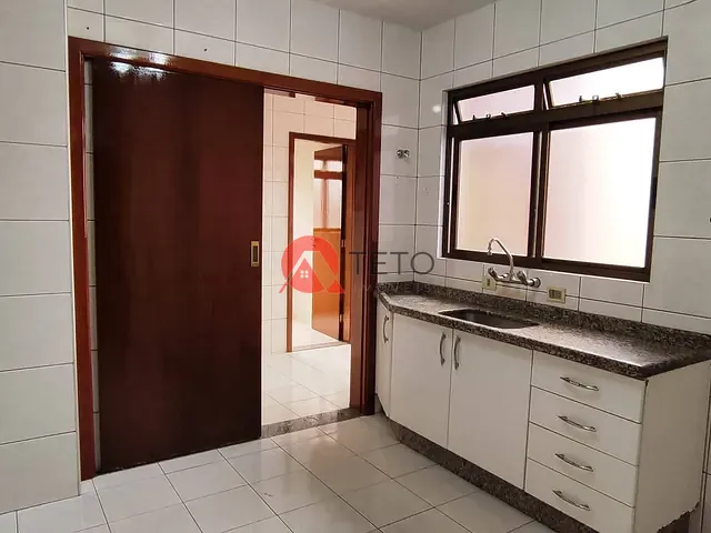 Apartamento 3 quartos e 3 banheiros, para alugar, no bairro Zona 07 em Maringá