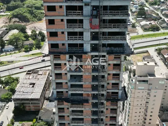 Apartamento 4 quartos e 5 banheiros, à venda, no bairro centro em Itapema
