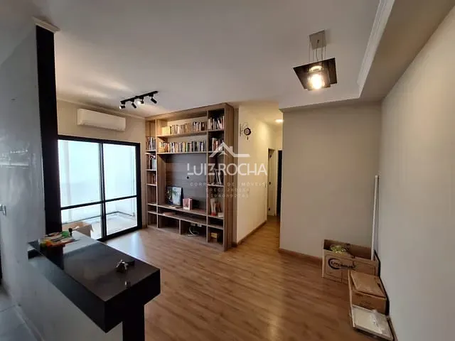 Apartamento 2 quartos e 2 banheiros, à venda, no bairro Granja Viana em Cotia