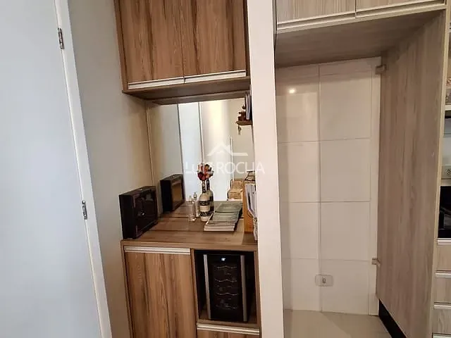 Apartamento 2 quartos e 2 banheiros, à venda, no bairro Granja Viana em Cotia