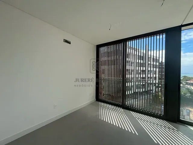 Apartamento 3 quartos e 4 banheiros, à venda, no bairro Jurerê em Florianópolis
