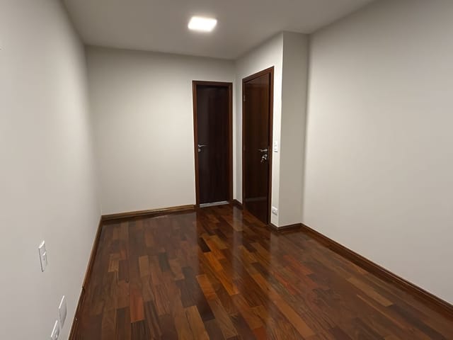 Apartamento 4 quartos e 4 banheiros, à venda, no bairro Zona 07 em Maringá