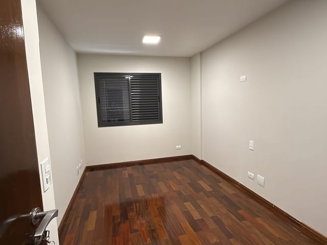 Apartamento 4 quartos e 4 banheiros, à venda, no bairro Zona 07 em Maringá