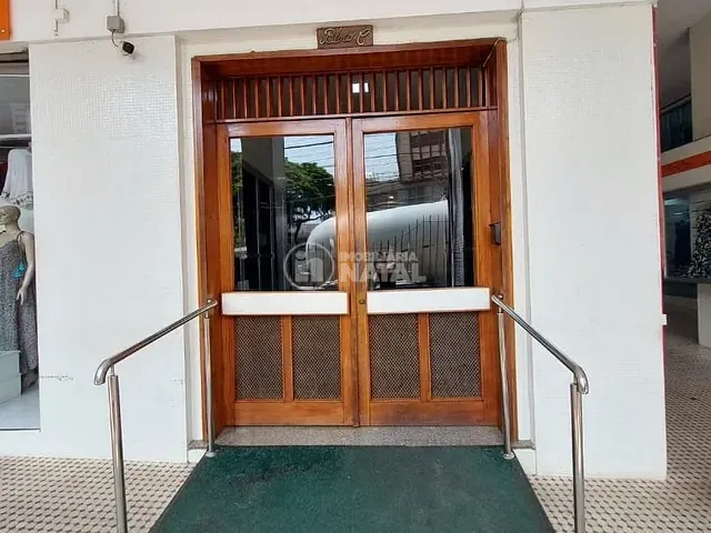 Apartamento com 1m² 4 quartos e 3 banheiros, à venda, no bairro Centro em Londrina