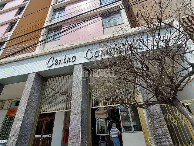 Apartamento com 1m² 4 quartos e 3 banheiros, à venda, no bairro Centro em Londrina