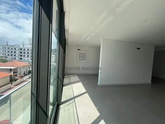 Apartamento 3 quartos e 4 banheiros, à venda, no bairro Jurerê em Florianópolis