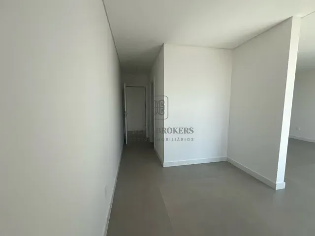 Apartamento 3 quartos e 4 banheiros, à venda, no bairro Jurerê em Florianópolis