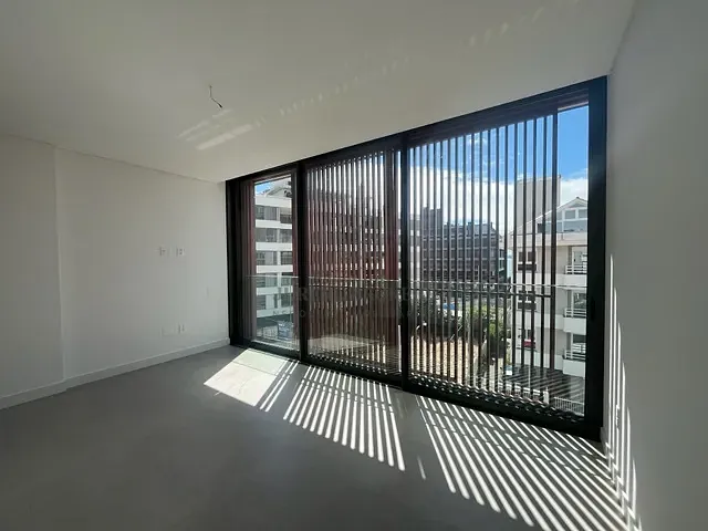 Apartamento 3 quartos e 4 banheiros, à venda, no bairro Jurerê em Florianópolis