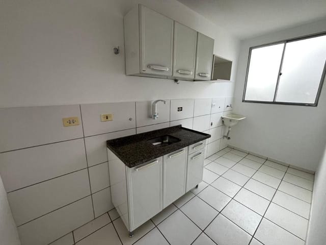 Apartamento 2 quartos e 1 banheiro, para alugar, no bairro Gleba Fazenda Palhano em Londrina
