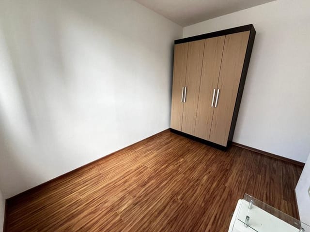 Apartamento 2 quartos e 1 banheiro, para alugar, no bairro Gleba Fazenda Palhano em Londrina