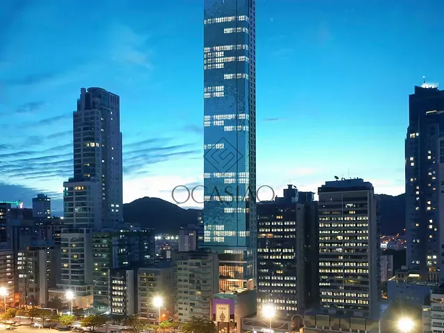 Apartamento 5 quartos e 5 banheiros, à venda, no bairro Centro em Balneário Camboriú