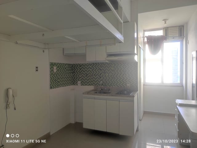 Foto do Apartamento - Apartamento, Centro, Kitnet, vista Mar, Reformado, próximo do Metrô Glória, Móveis Planejados no Quarto e Cozinha, Rack Home Office, Sapateira, Mezanino. | Rio Lar Imóveis