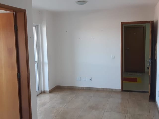 Apartamento 2 quartos e 2 banheiros, para alugar, no bairro Centro em Cambé