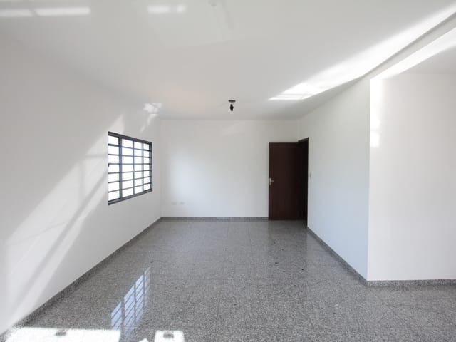 Apartamento com 135m² 3 quartos e 2 banheiros, para alugar, no bairro Jardim São Thiago em São João da Boa Vista