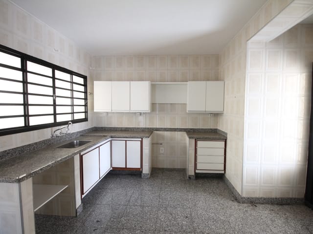 Apartamento com 135m² 3 quartos e 2 banheiros, para alugar, no bairro Jardim São Thiago em São João da Boa Vista