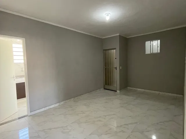 Apartamento 2 quartos e 1 banheiro, para alugar, no bairro Campo Grande em Rio de Janeiro