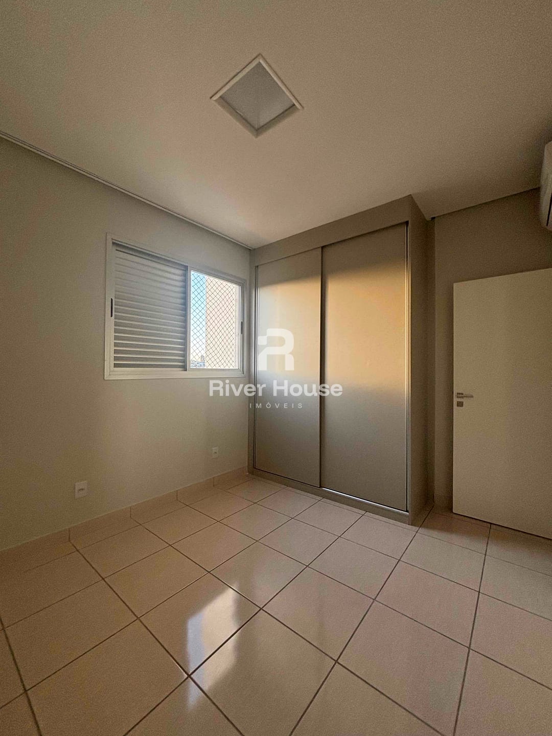Apartamento para alugar com 3 quartos, 143m² - Foto 16