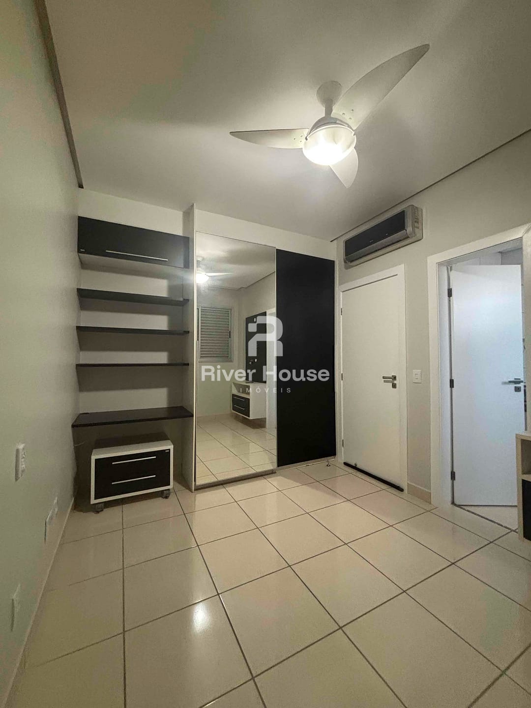 Apartamento para alugar com 3 quartos, 143m² - Foto 8