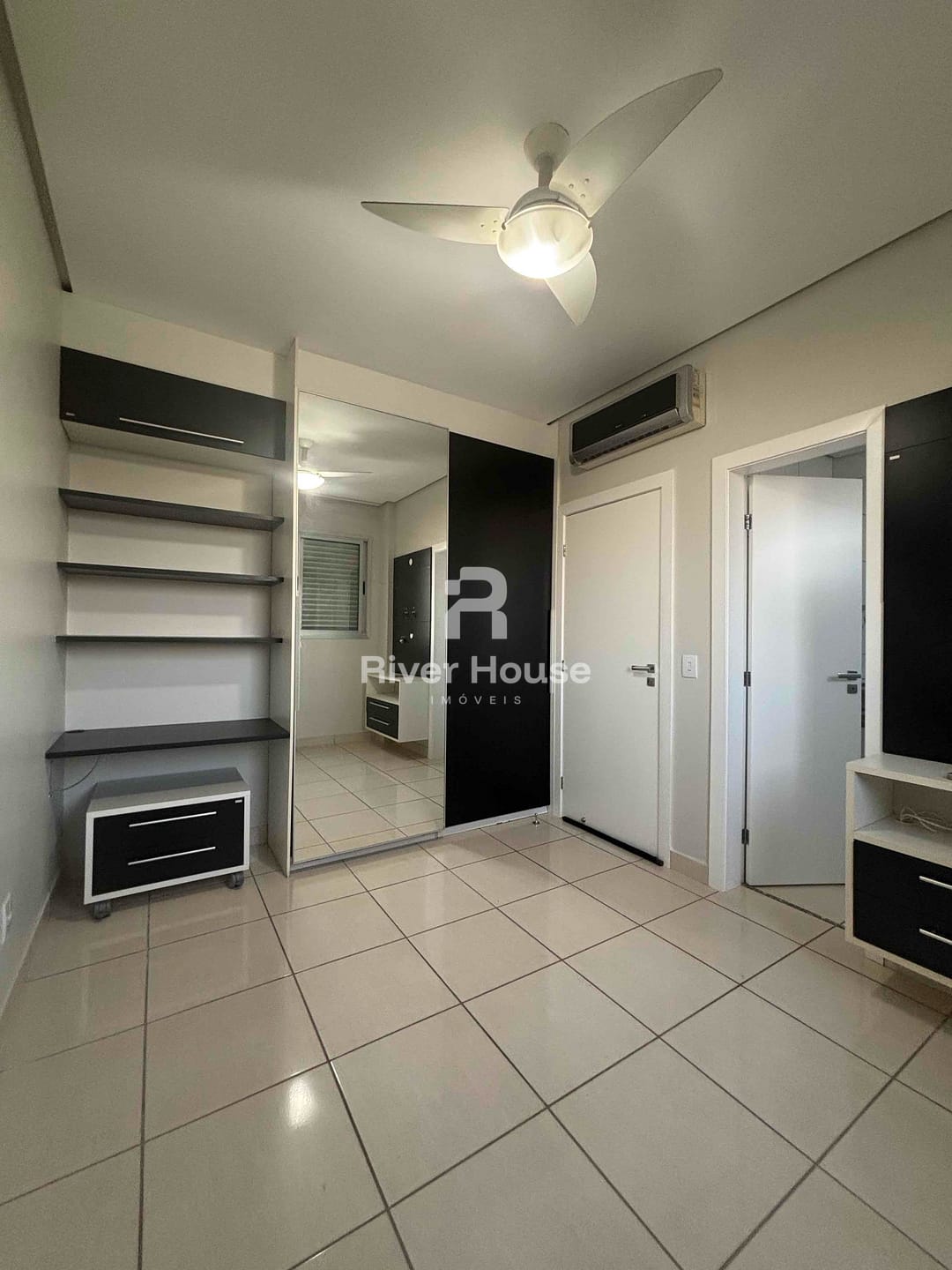Apartamento para alugar com 3 quartos, 143m² - Foto 7