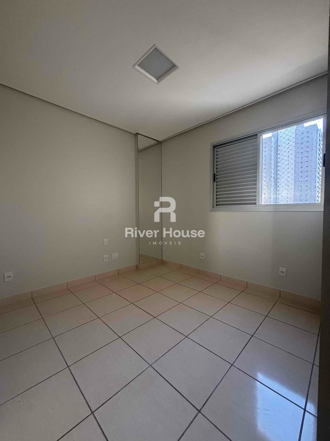 Apartamento para alugar com 3 quartos, 143m² - Foto 12