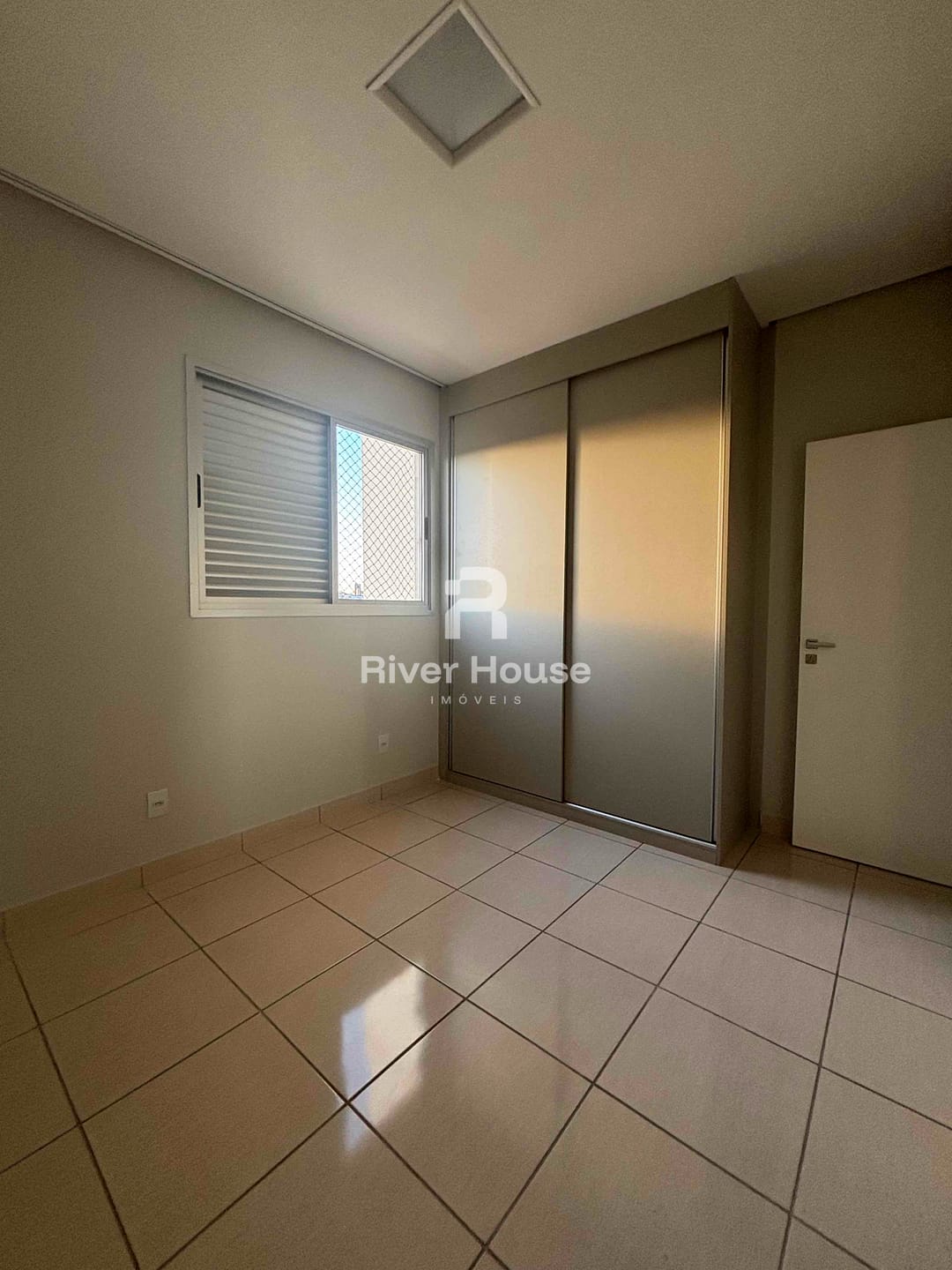 Apartamento para alugar com 3 quartos, 143m² - Foto 13