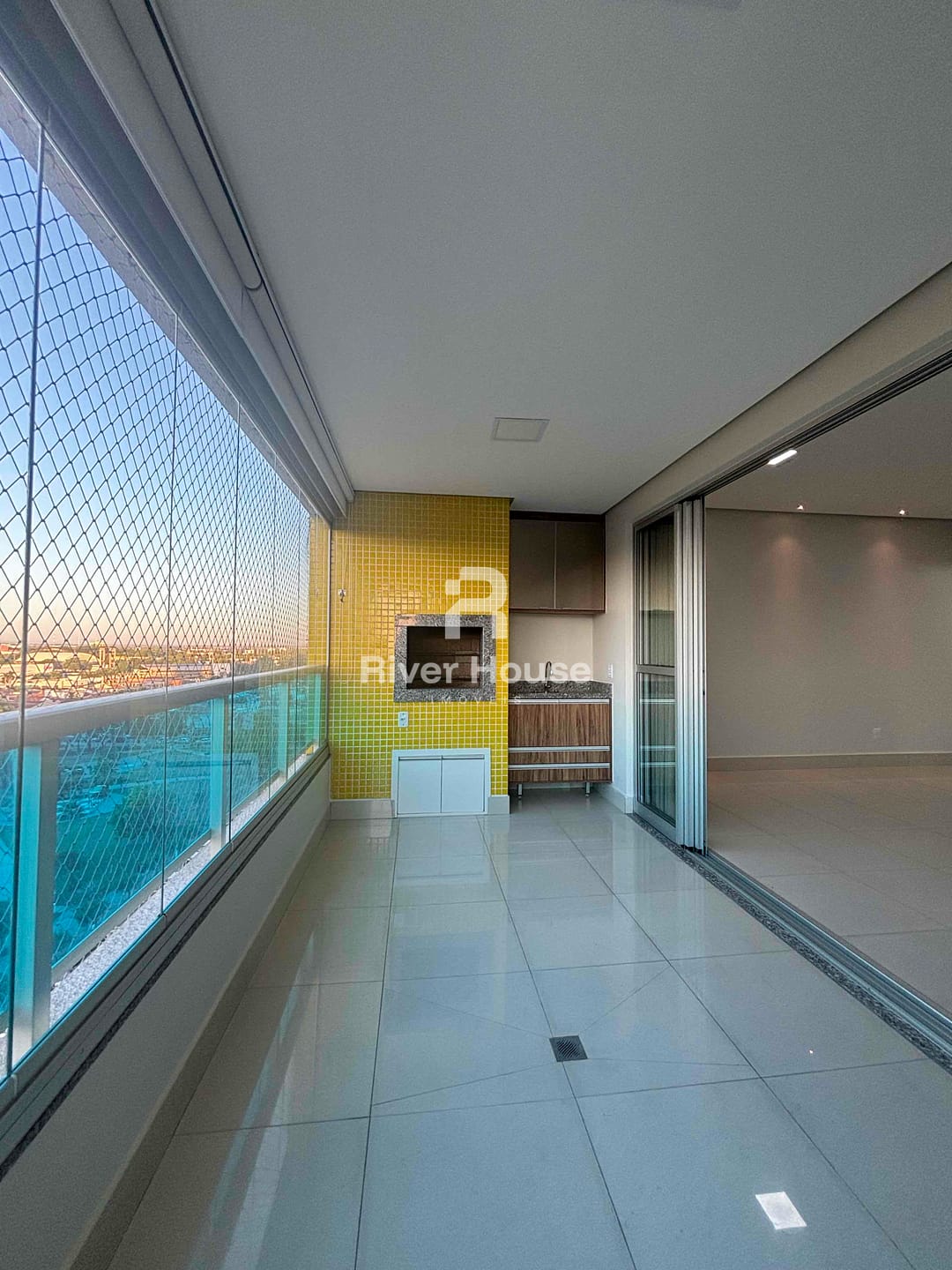 Apartamento para alugar com 3 quartos, 143m² - Foto 5
