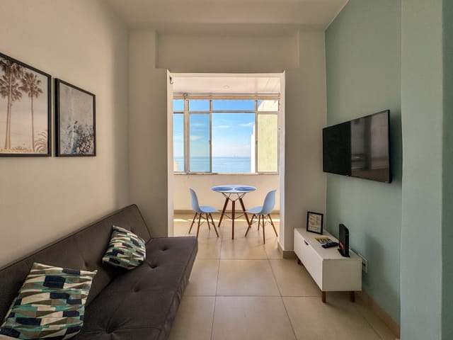 Foto do Apartamento - Studio Reformado com Vista para o Mar no Último Andar no Leme | Vizinhos do Leme