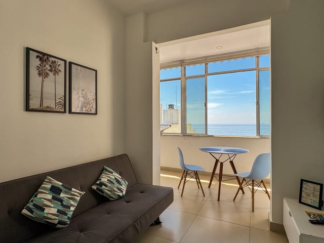 Foto do Apartamento - Studio Reformado com Vista para o Mar no Último Andar no Leme | Vizinhos do Leme