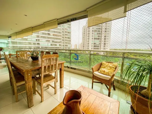 Apartamento com 250m² 4 quartos e 6 banheiros, à venda, no bairro Barra da Tijuca em Rio de Janeiro
