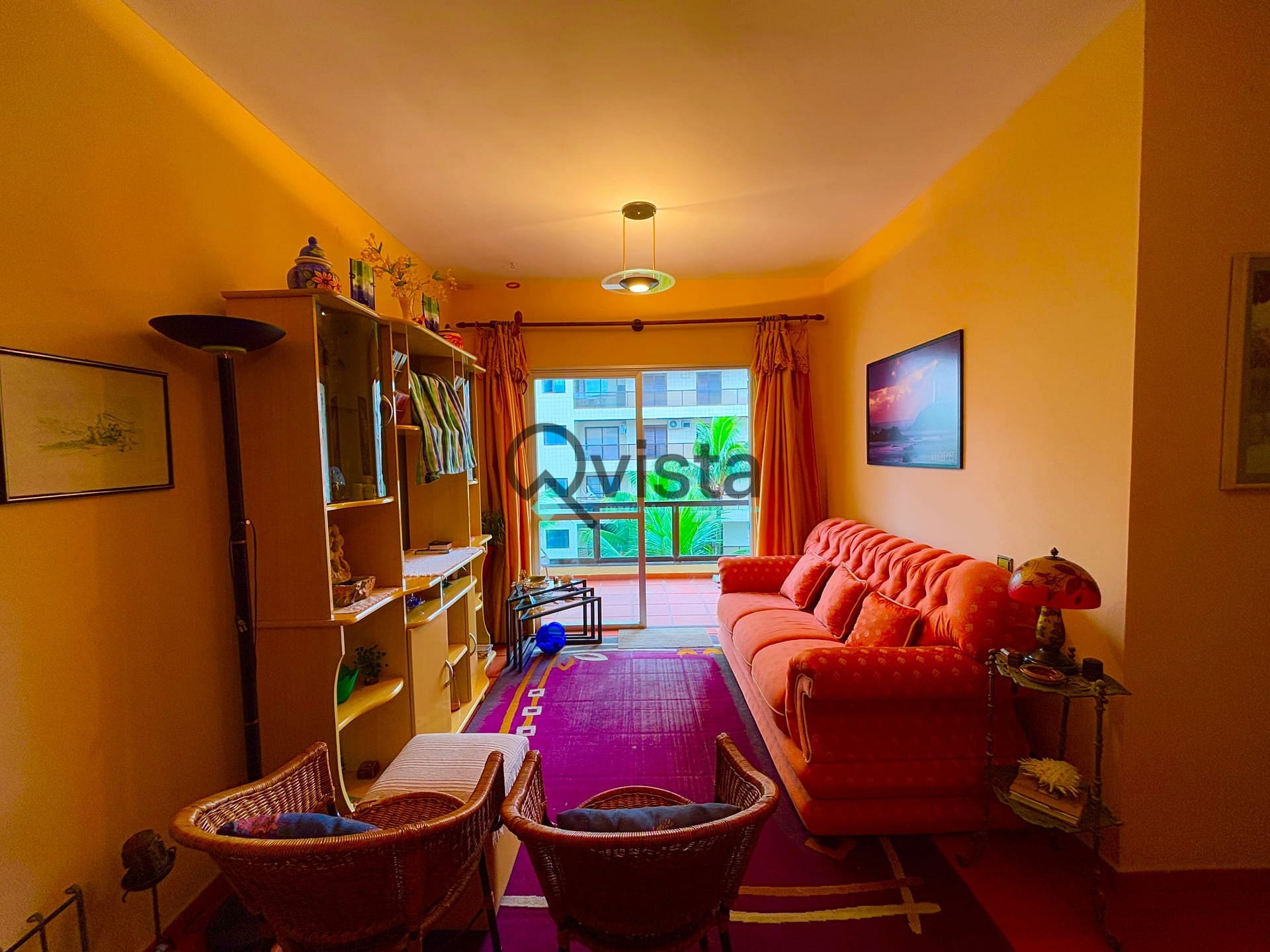 Apartamento à venda com 2 quartos, 70m² - Foto 2