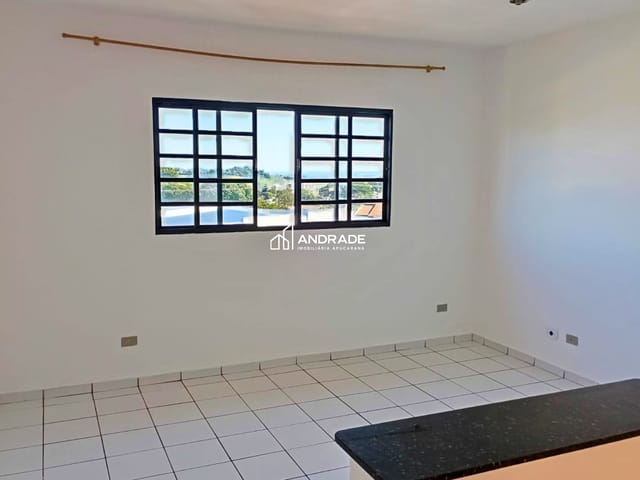 Apartamento 3 quartos e 1 banheiro, para alugar, no bairro Núcleo Habitacional Papa João Paulo I em Apucarana