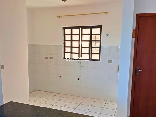 Apartamento 3 quartos e 1 banheiro, para alugar, no bairro Núcleo Habitacional Papa João Paulo I em Apucarana