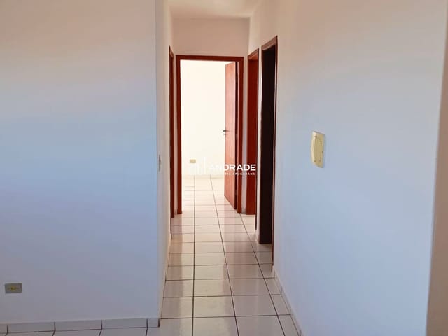 Apartamento 3 quartos e 1 banheiro, para alugar, no bairro Núcleo Habitacional Papa João Paulo I em Apucarana