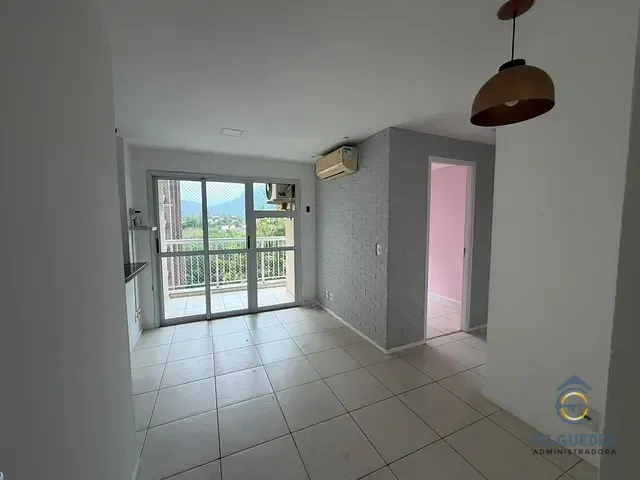 Apartamento 2 quartos e 2 banheiros, para alugar, no bairro Curicica em Rio de Janeiro