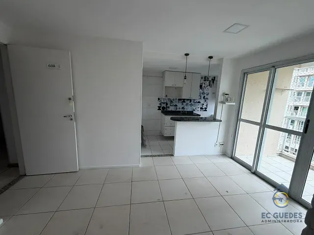 Apartamento 2 quartos e 2 banheiros, para alugar, no bairro Curicica em Rio de Janeiro