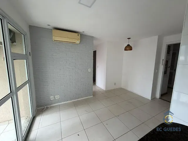 Apartamento 2 quartos e 2 banheiros, para alugar, no bairro Curicica em Rio de Janeiro