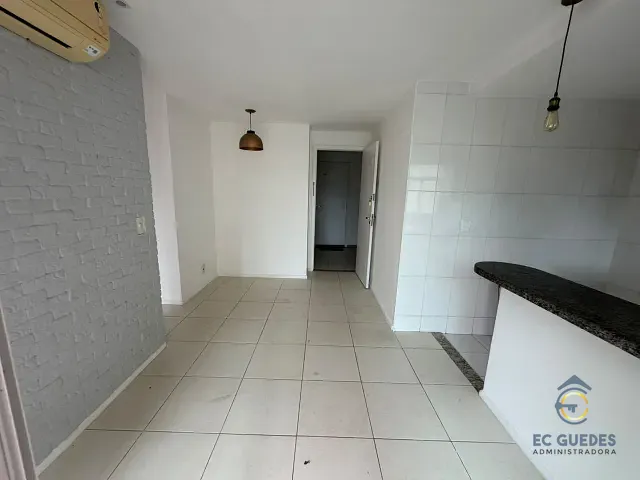 Apartamento 2 quartos e 2 banheiros, para alugar, no bairro Curicica em Rio de Janeiro