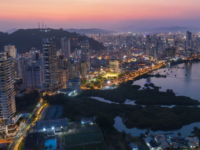 Apartamento 3 quartos e 2 banheiros, à venda, no bairro Fazenda em Itajaí