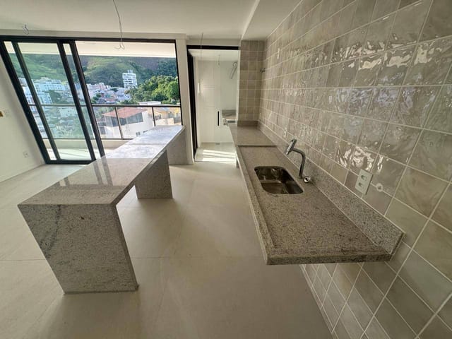 Apartamento 3 quartos e 2 banheiros, à venda, no bairro São Mateus em Juiz de Fora