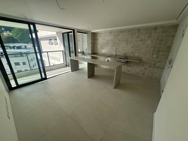 Apartamento 3 quartos e 2 banheiros, à venda, no bairro São Mateus em Juiz de Fora