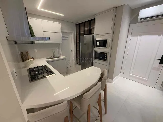 Apartamento com 226m² 4 quartos e 3 banheiros, à venda, no bairro Centro em Balneário Camboriú