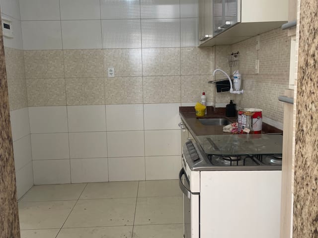 Apartamento 2 quartos e 1 banheiro, para alugar, no bairro Senador Camará em Rio de Janeiro