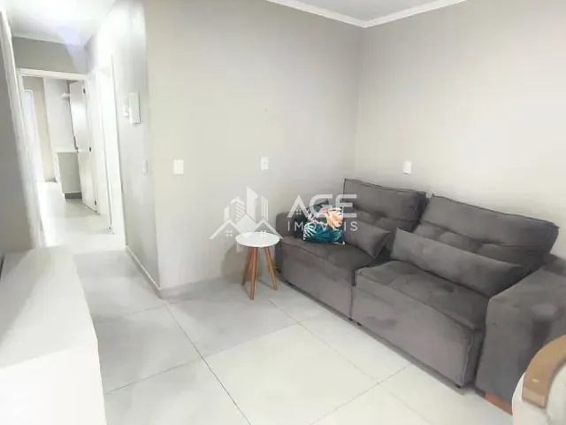 Apartamento 2 quartos e 1 banheiro, à venda ou para alugar, no bairro Triângulo em Erechim