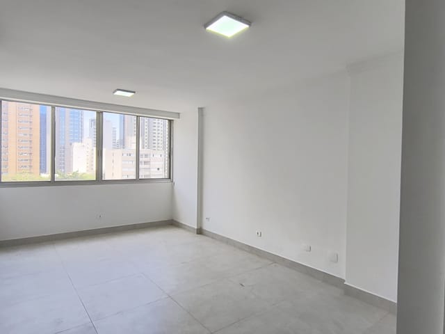 Apartamento com 141m² 2 quartos e 2 banheiros, para alugar, no bairro Itaim Bibi em São Paulo
