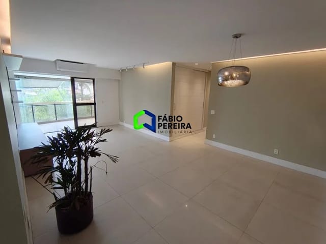 Apartamento com 156m² 4 quartos e 3 banheiros, à venda, no bairro Barra da Tijuca em Rio de Janeiro