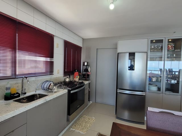 Foto do Apartamento - Refúgio à Beira-Mar: Residência de 3 Quartos com Vista Deslumbrante, Cozinha Planejada e Condomínio Valorizado! | Frassão Negócios